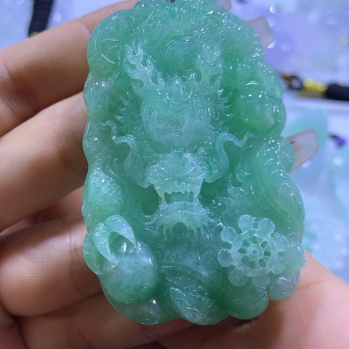 颈饰未镶嵌翡翠天然翡翠A货吊坠