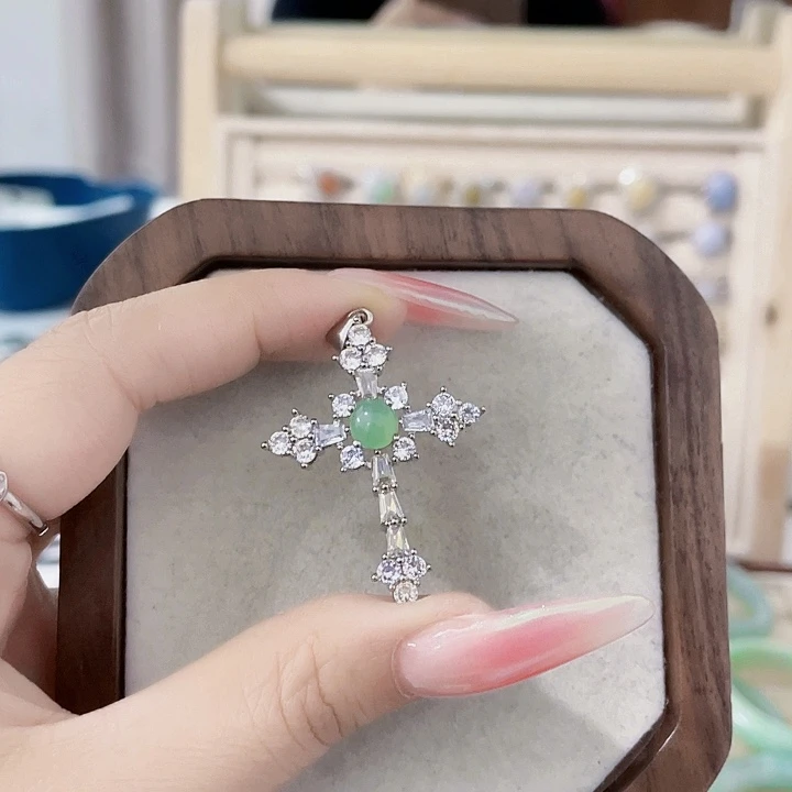 翡翠未镶嵌颈饰天然翡翠Ａ货