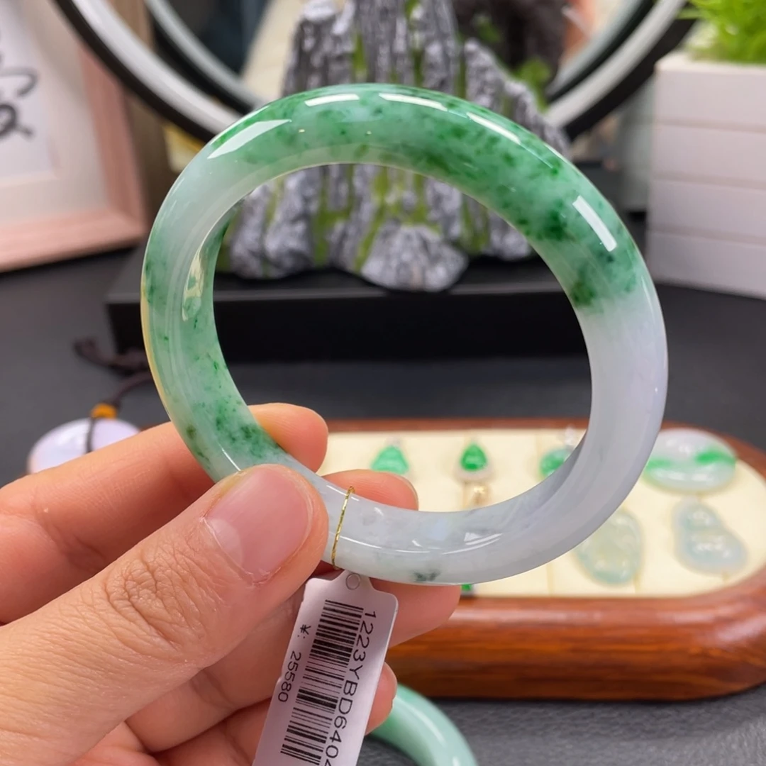 翡翠未镶嵌手镯阳绿翡翠手镯