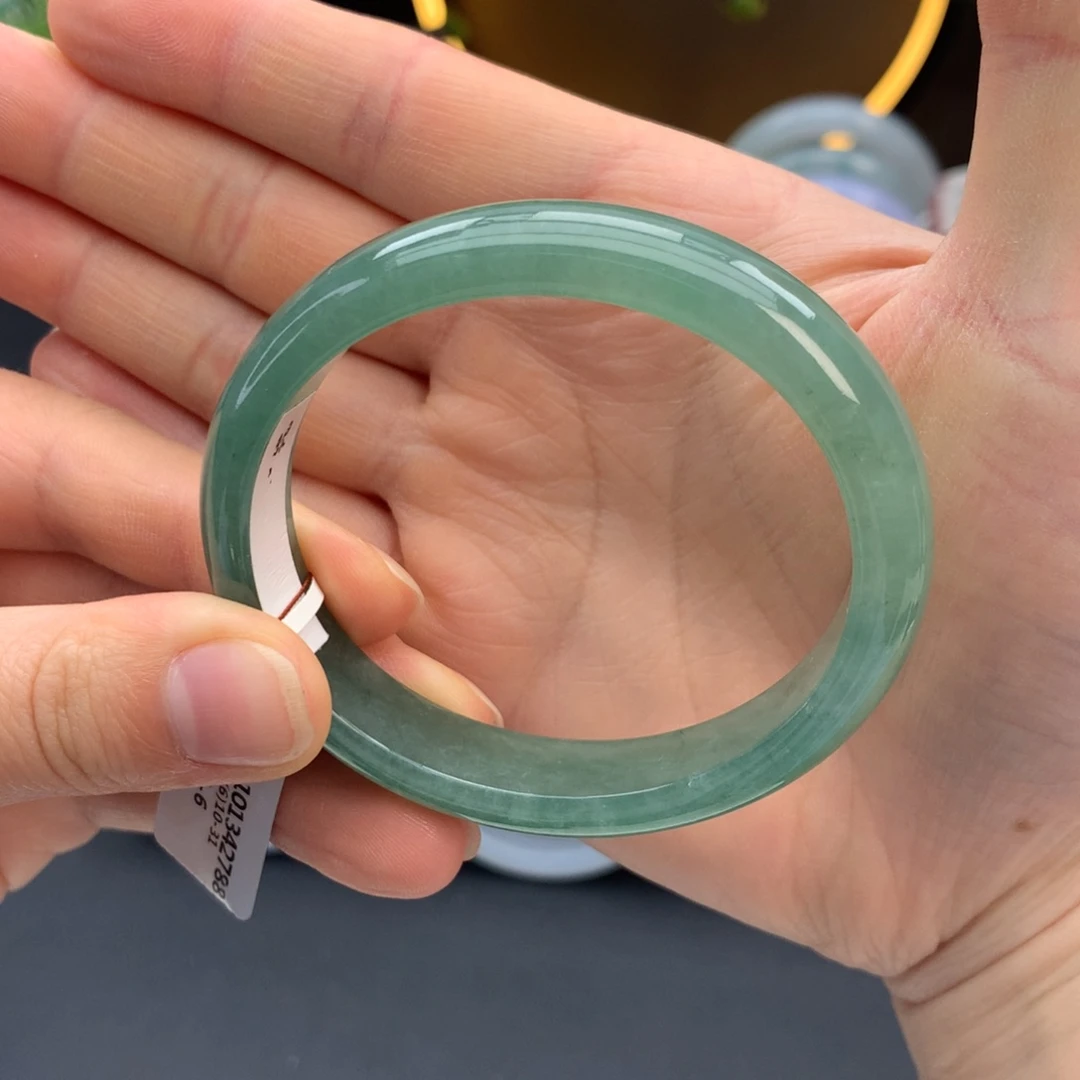 翡翠手镯未镶嵌56贵妃啤酒瓶绿