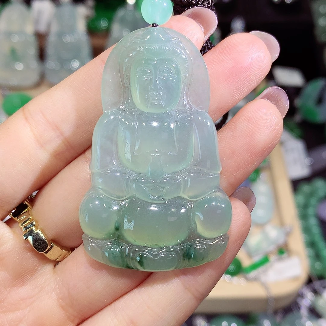 翡翠未镶嵌颈饰观音