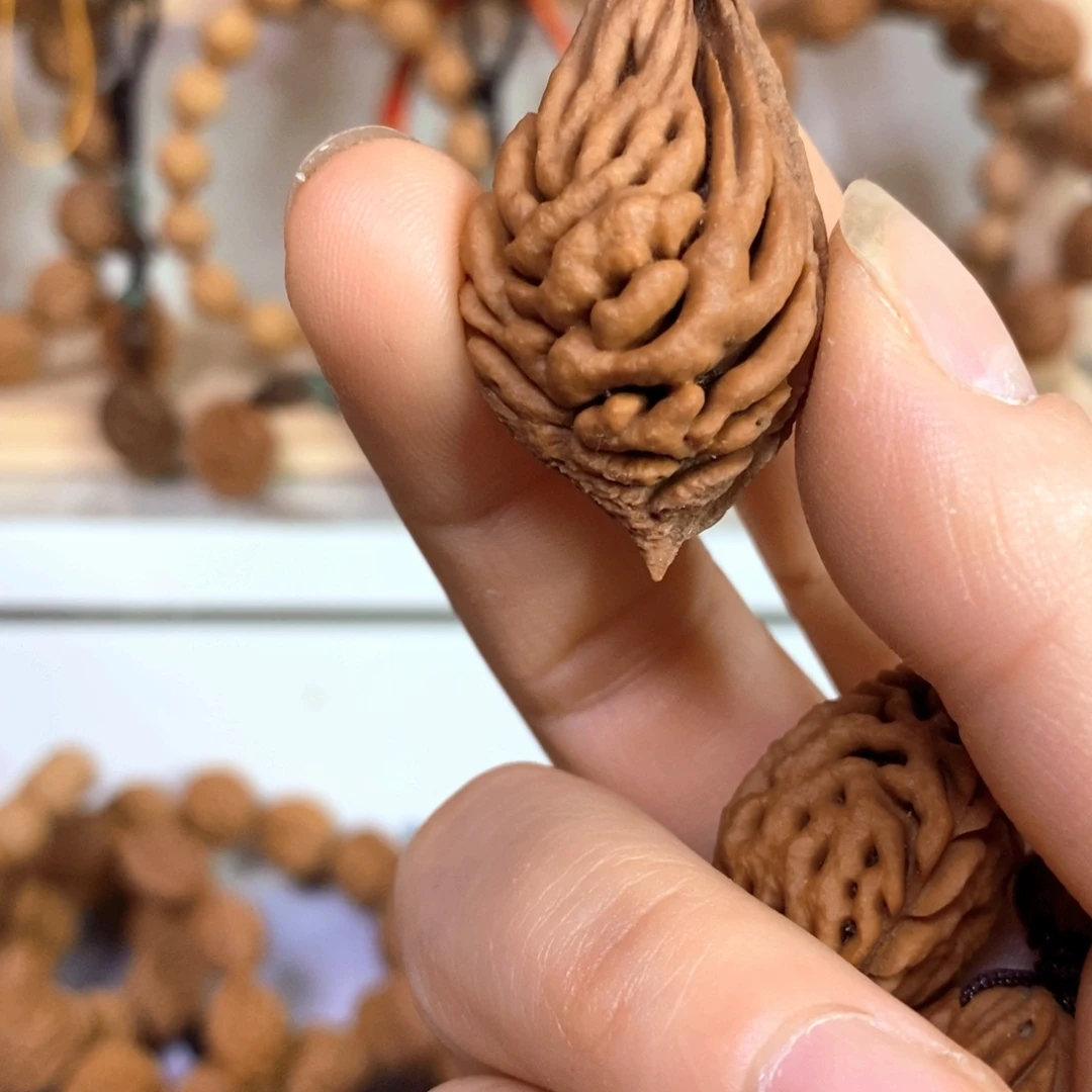 中****桃核手串111111111