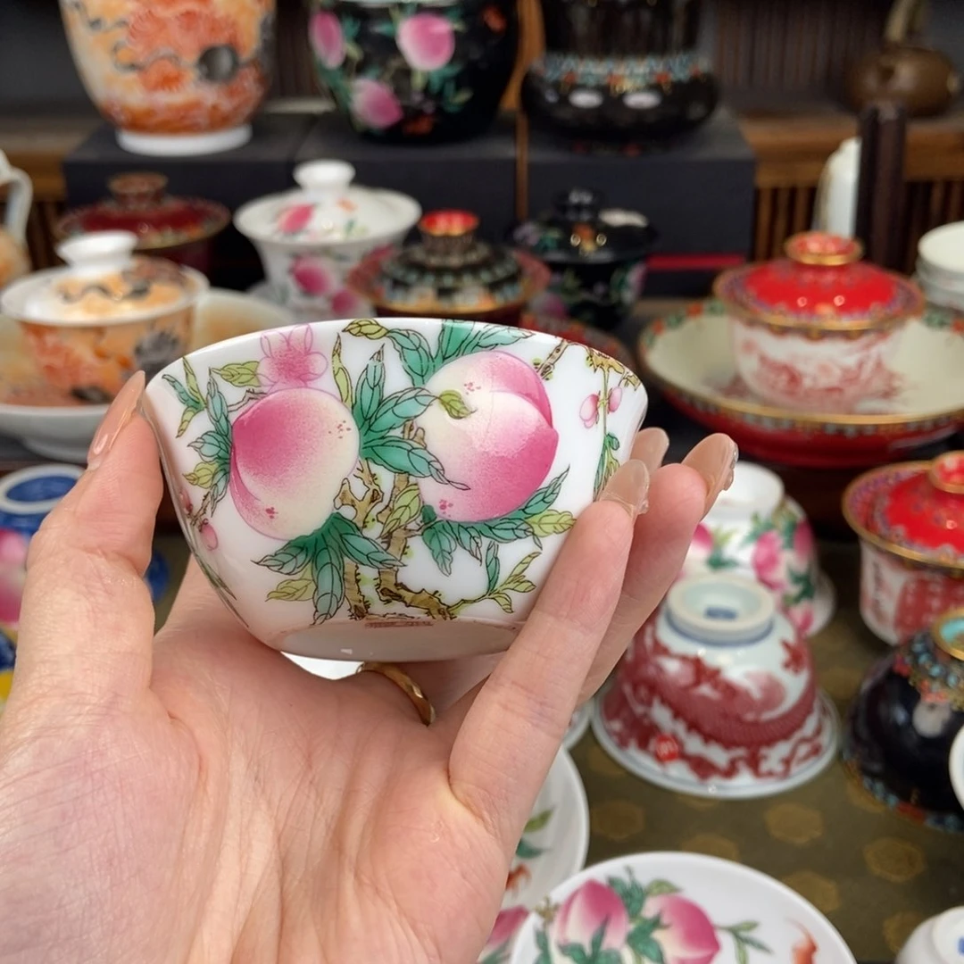 陶瓷艺术家的作品是一种