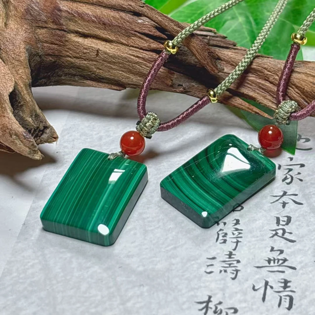 《老猪严选》XYJ658孔雀石平安牌子吊坠约18*6*24mm多样性发其一