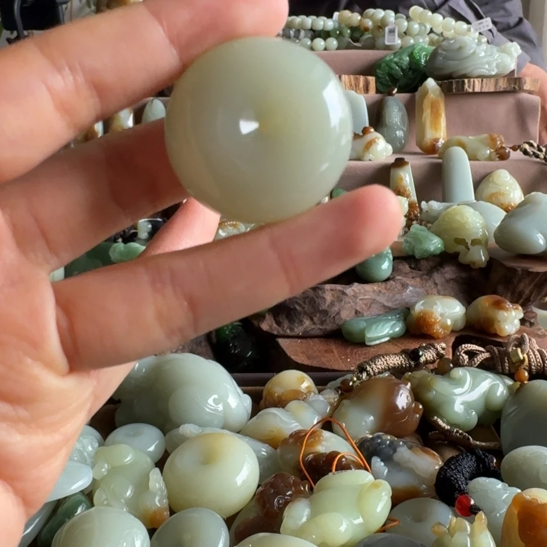 和田玉（糖玉）未镶嵌颈饰