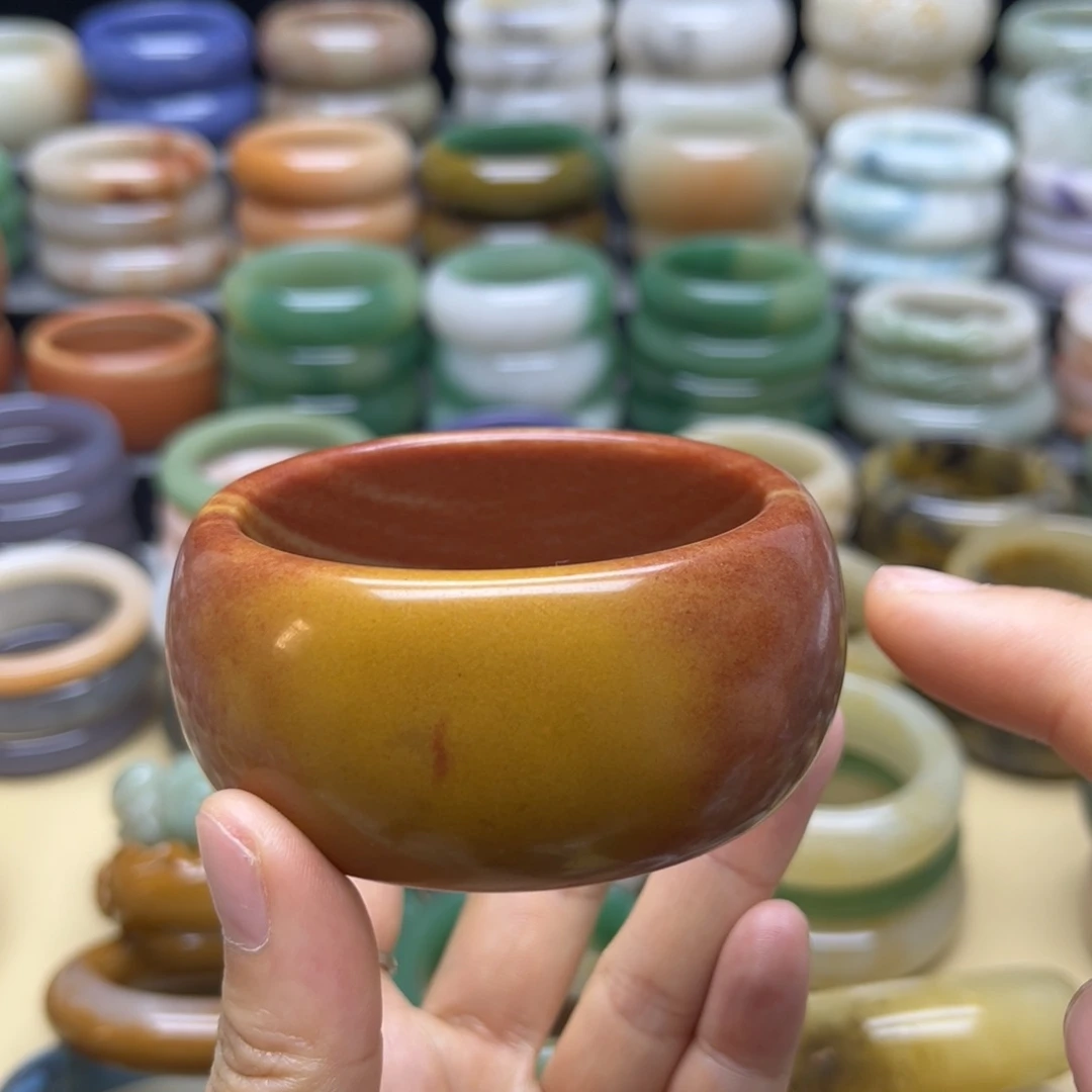 石英质玉手镯未镶嵌红*茶