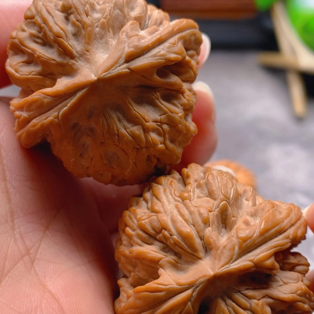 【闪购商品】吊坠文玩核桃三*沾红锦鲤