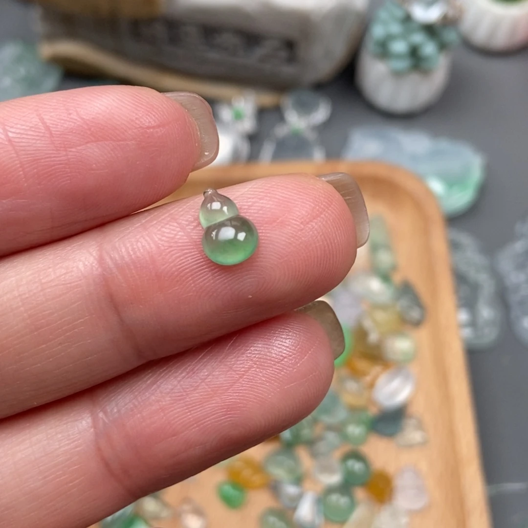 定制翡翠未镶嵌翡翠葫芦