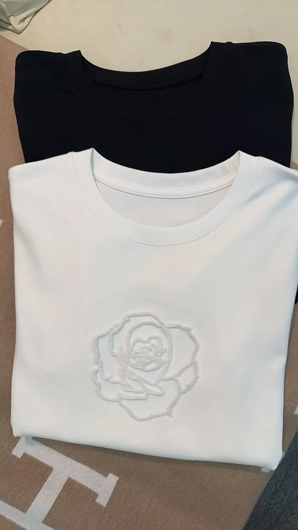 YIYI Studios【牙刷绣山茶花】2025新品 简约显瘦基础款短袖T恤