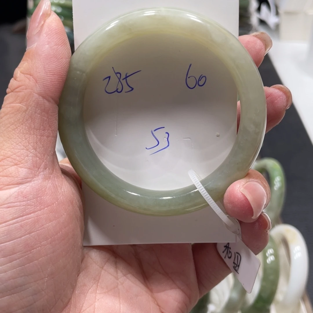 茶***茶未镶嵌手镯和田玉