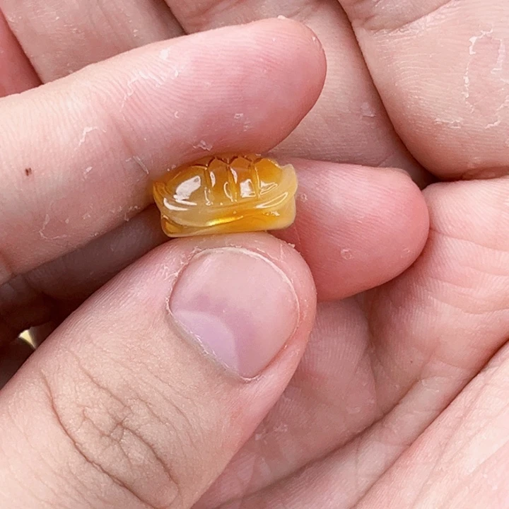 未镶嵌琥珀珠宝奇石