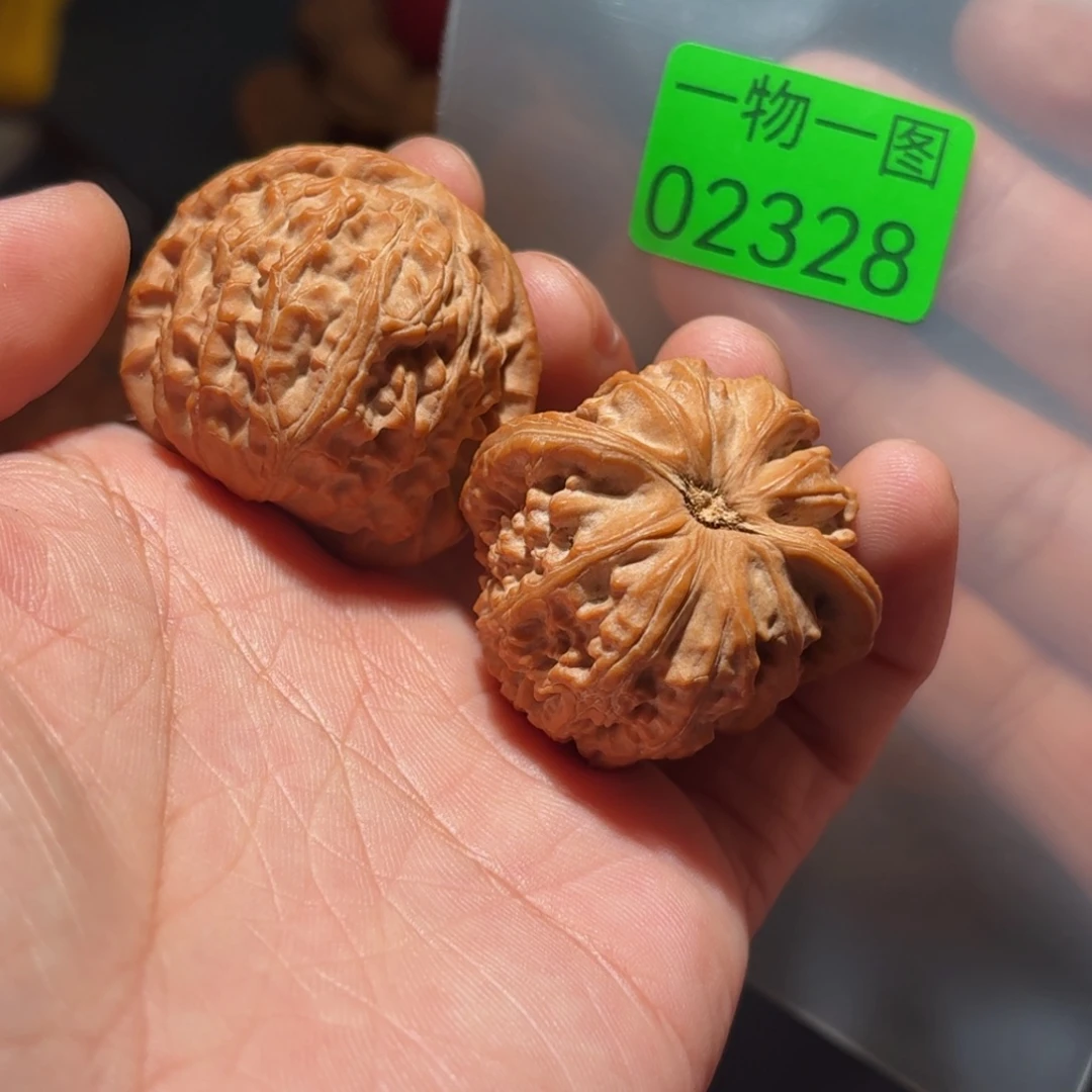 文玩核桃把件白狮子