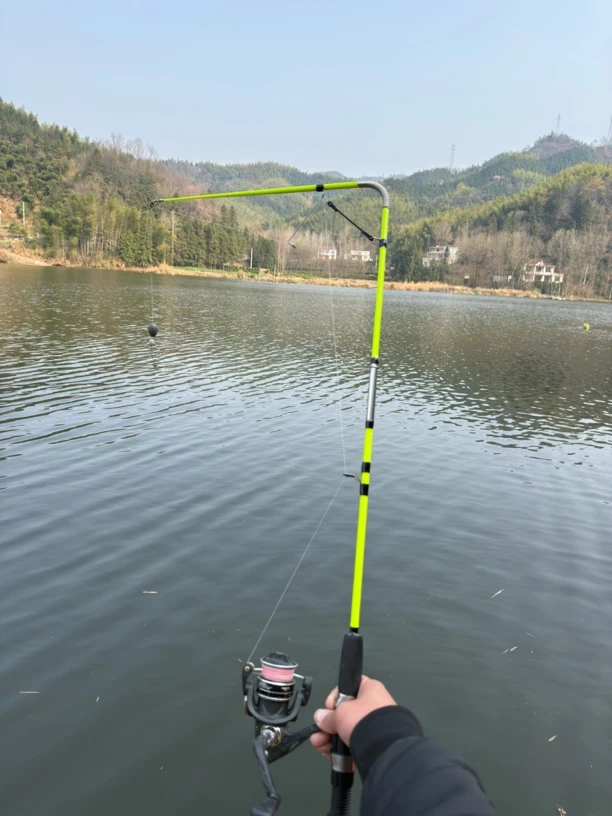 新款自动钓鱼加长弹簧杆