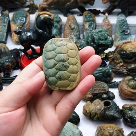 岫岩河磨玉（透闪石质玉）把件未镶嵌