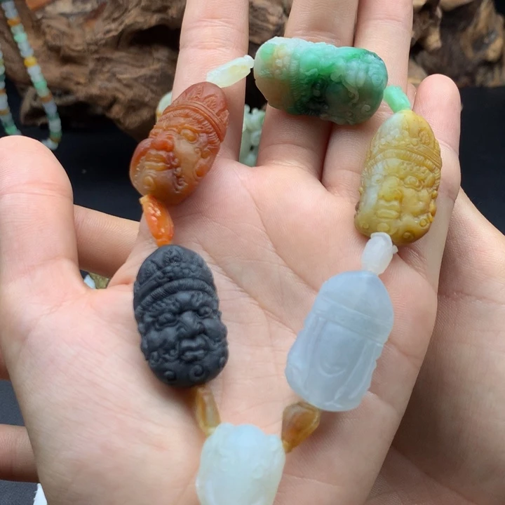 定制翡翠未镶嵌小**肚翡翠