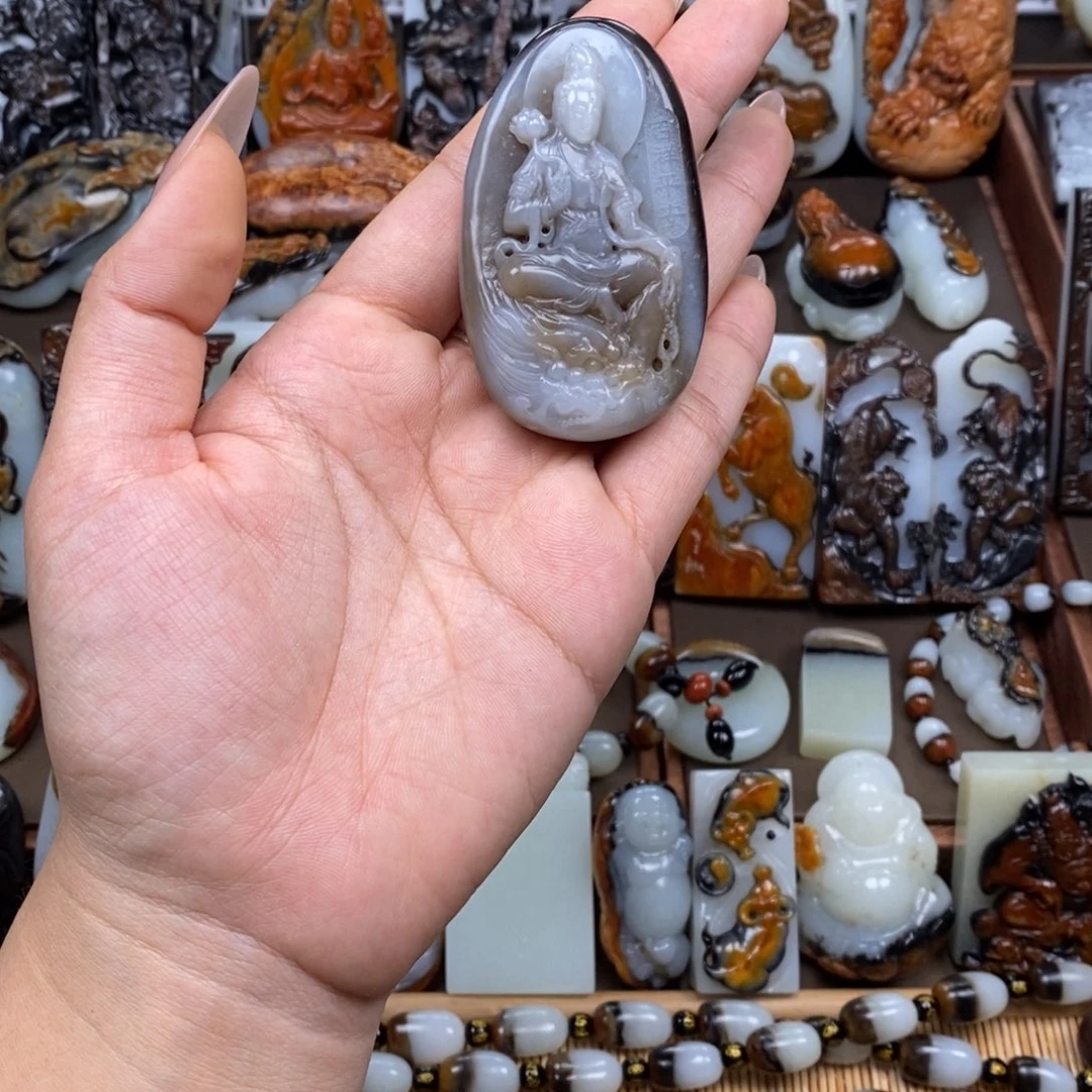 颈饰未镶嵌和田玉