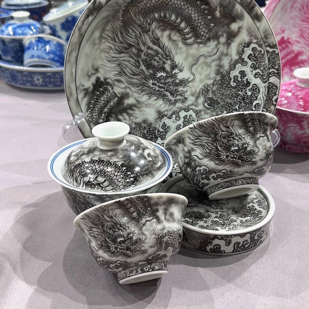 瓷片景德镇瓷器精品陈列