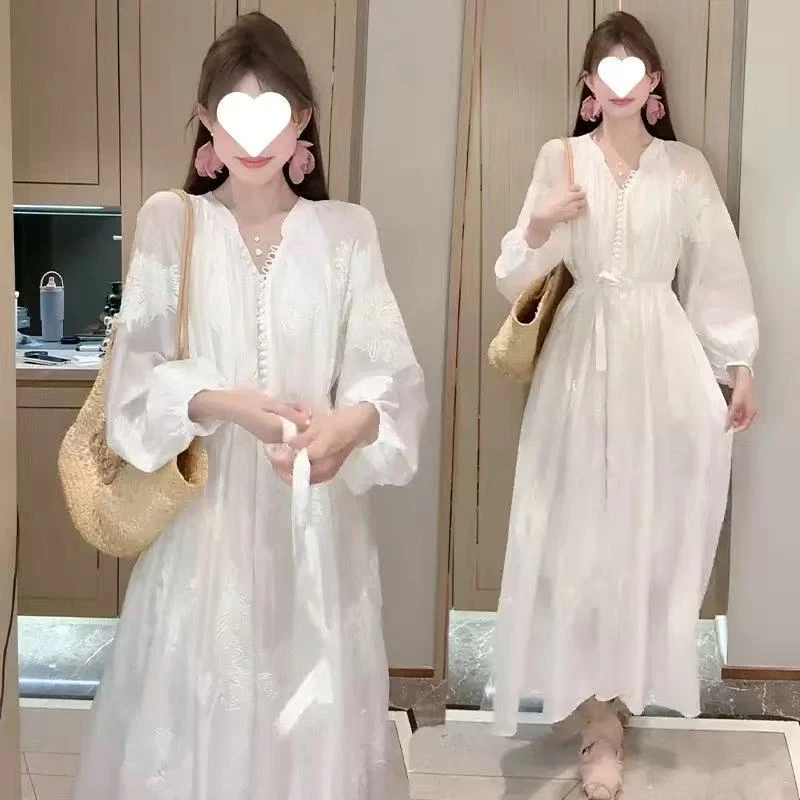 【宽松遮肉】法式气质高级刺绣灯笼连衣裙2025春季新款长裙宽松版