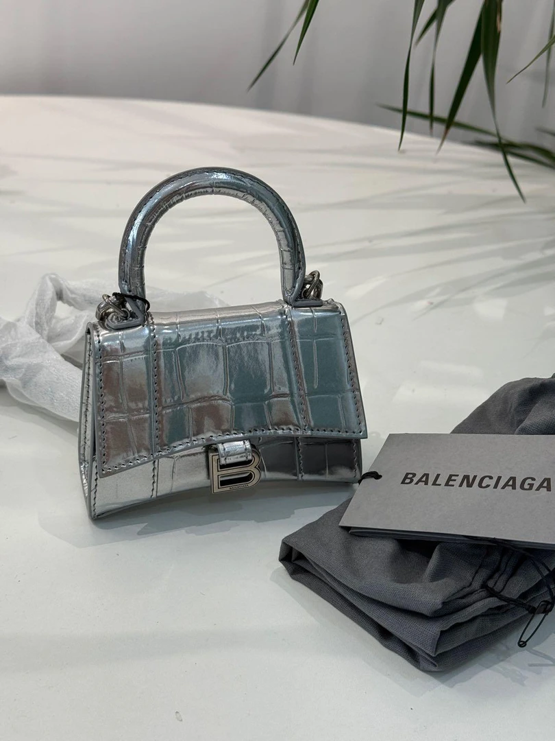 95新 Balenciaga/巴黎世家 银色鳄鱼压纹mini 沙漏斜挎包57991105