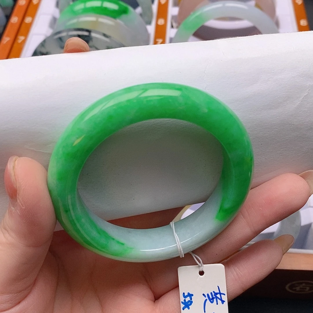 翡翠未镶嵌手镯53