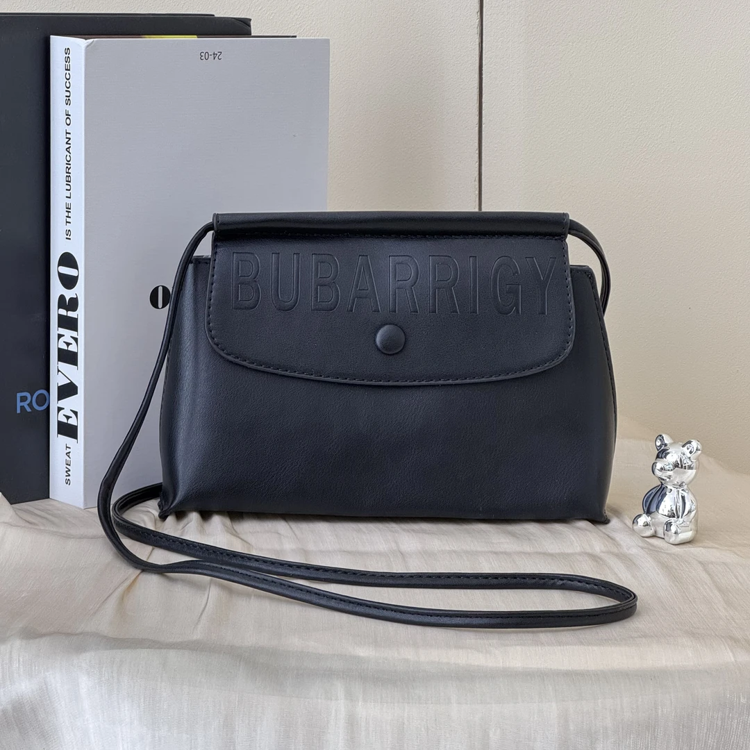 潮流百搭黑色单肩斜挎包