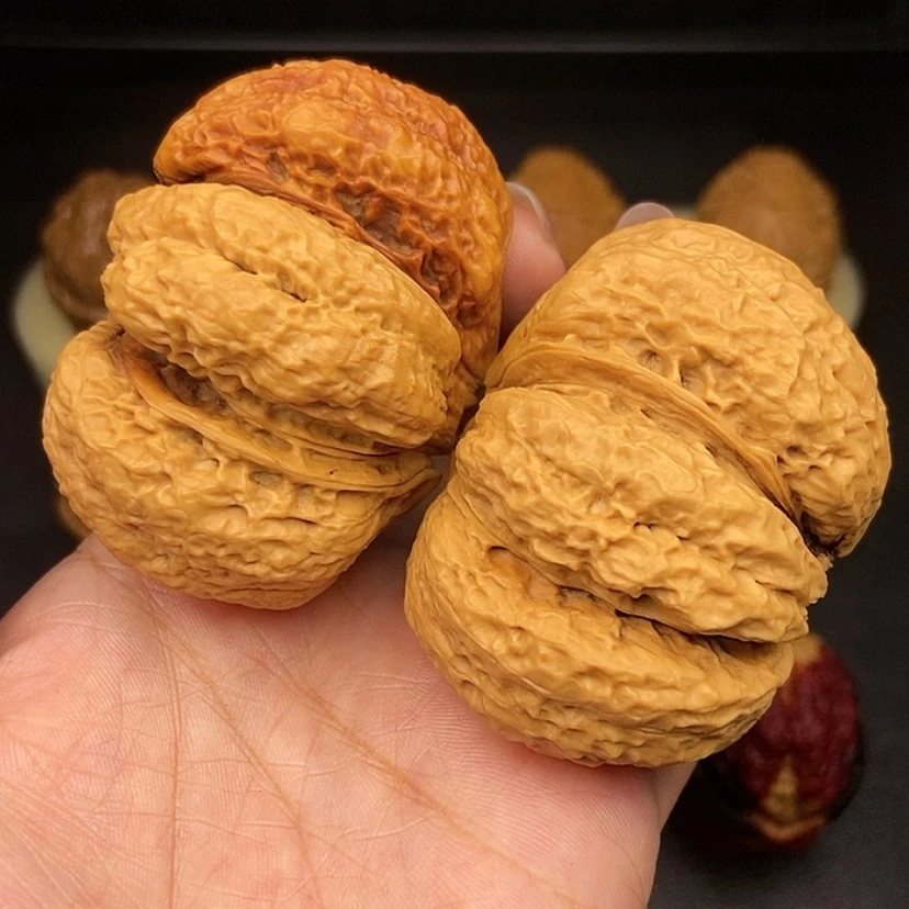 【闪购商品】文玩核桃把件三连体大蝴蝶