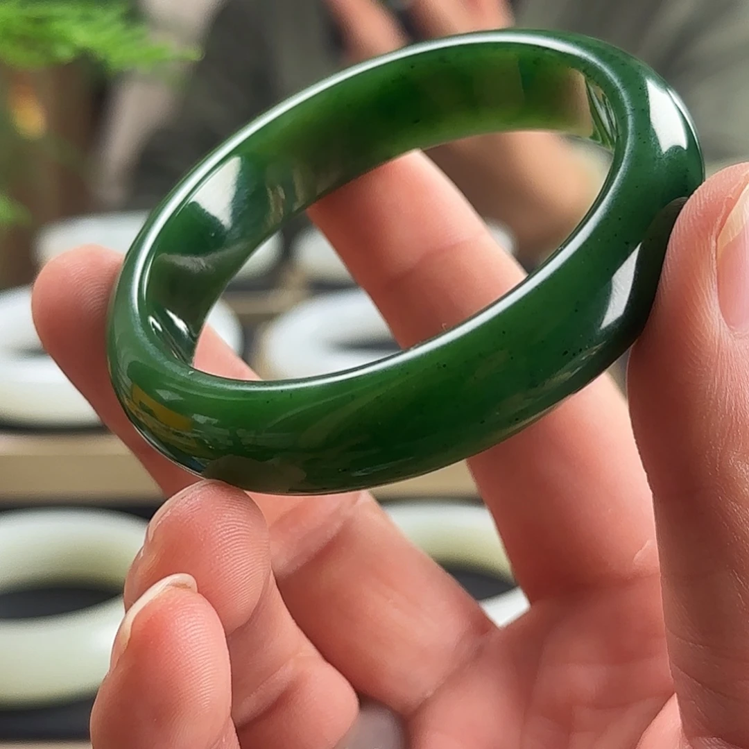 和田玉未镶嵌手镯俄料