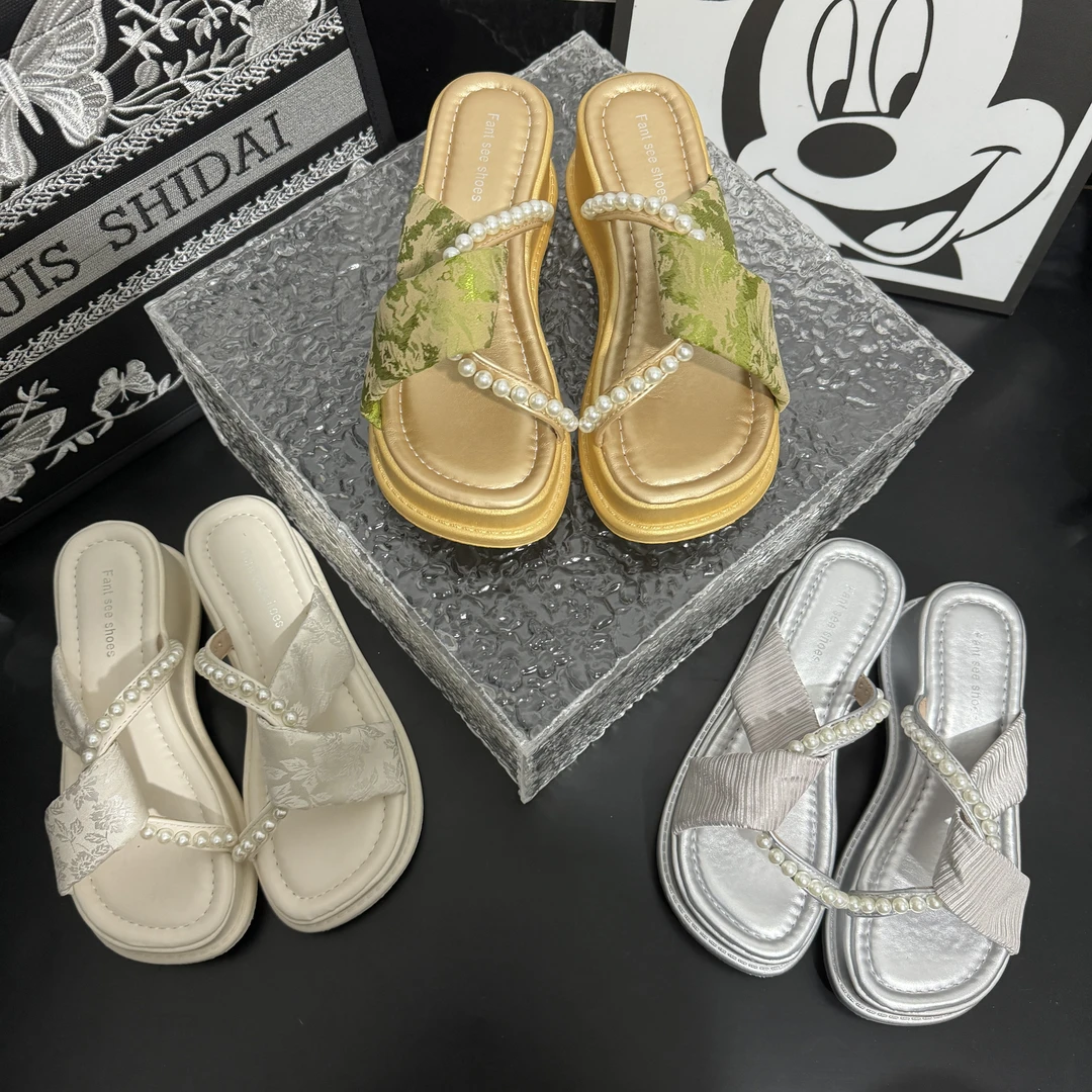 2025夏季新款厚底凉鞋女夏露趾珍珠款时尚百搭仙女风外穿舒适凉拖