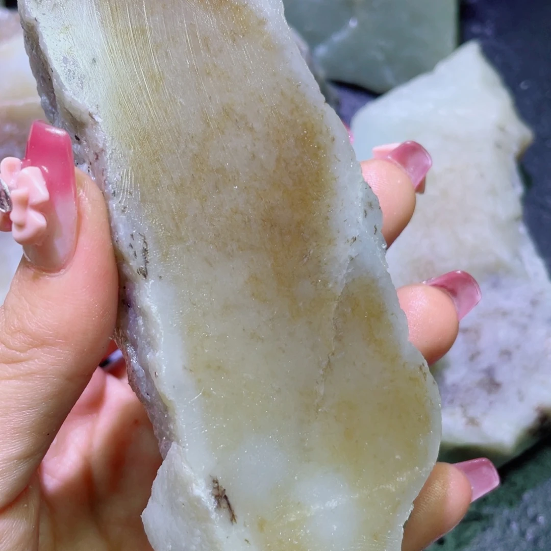 和田玉未镶嵌珠宝半成品