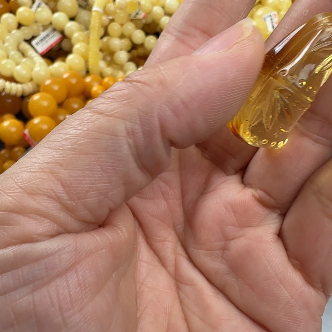 琥珀未镶嵌珠宝奇石