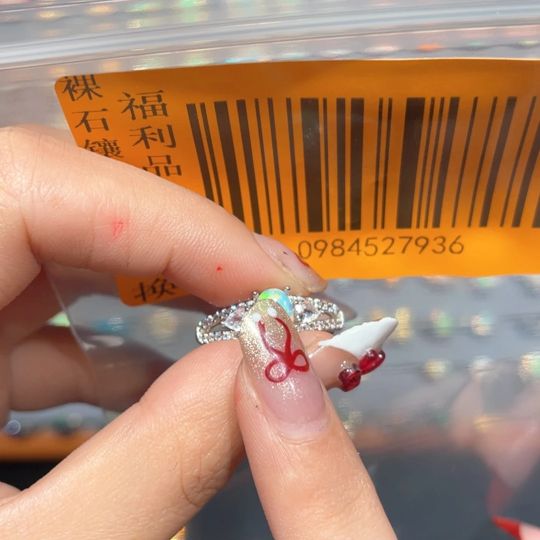 欧泊欧泊戒指银S925镶嵌H****m