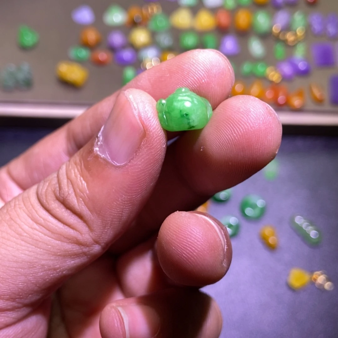 颈饰未镶嵌翡翠吊坠