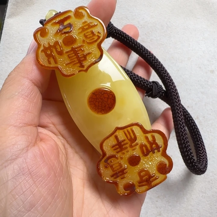 蜜蜡未镶嵌珠宝奇石