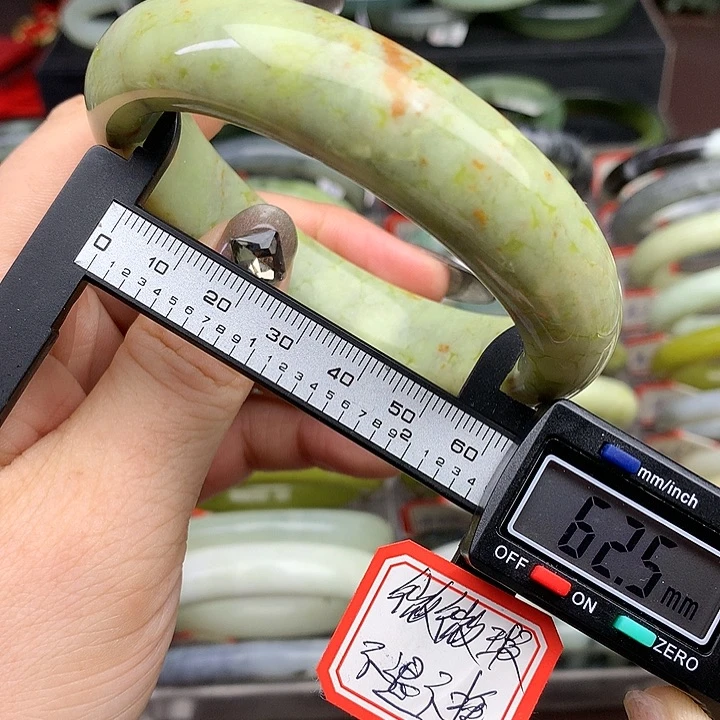 蛇纹石玉手镯未镶嵌422