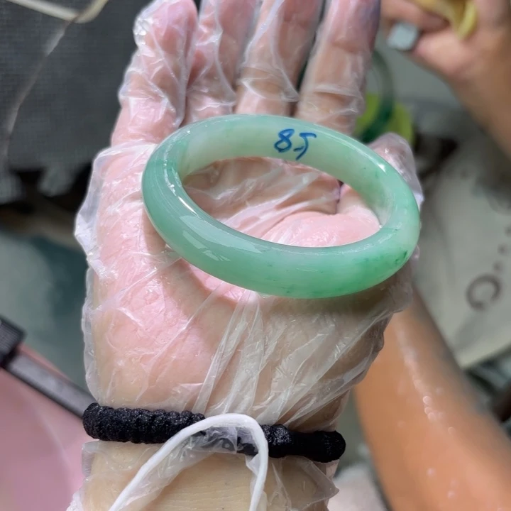 石英质玉手镯未镶嵌晓*雪定制