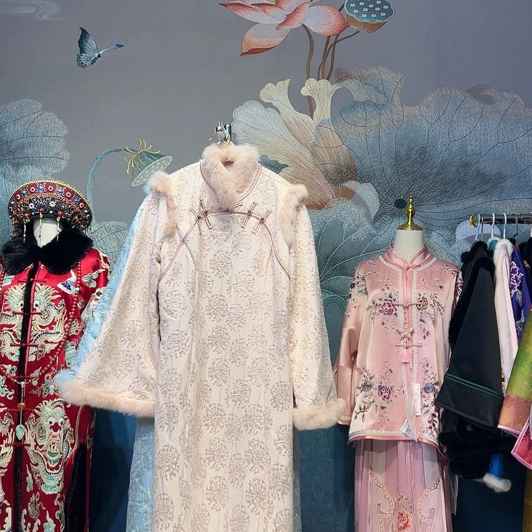 立领斜襟聚酯粉色长款