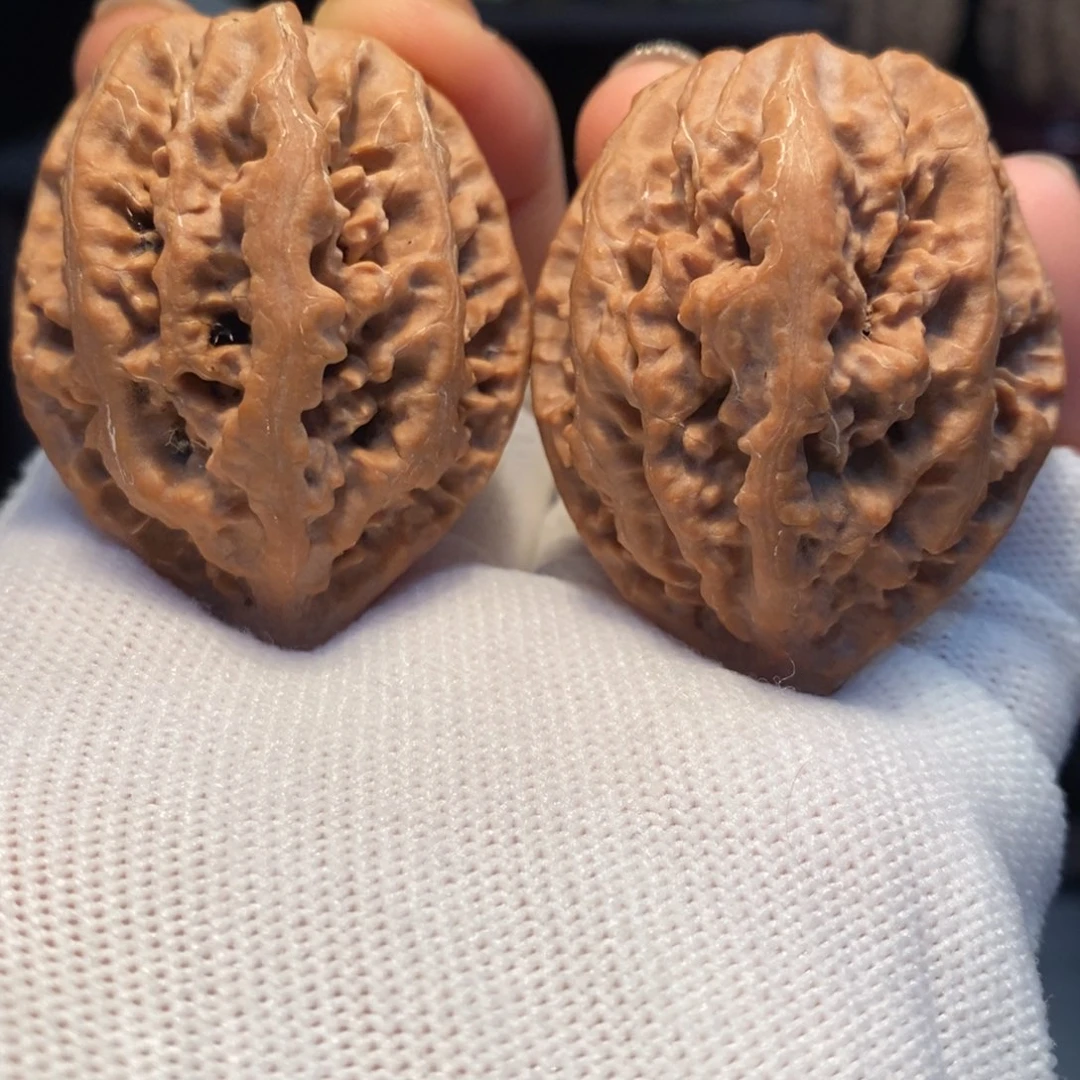 文玩核桃吊坠38粗筋