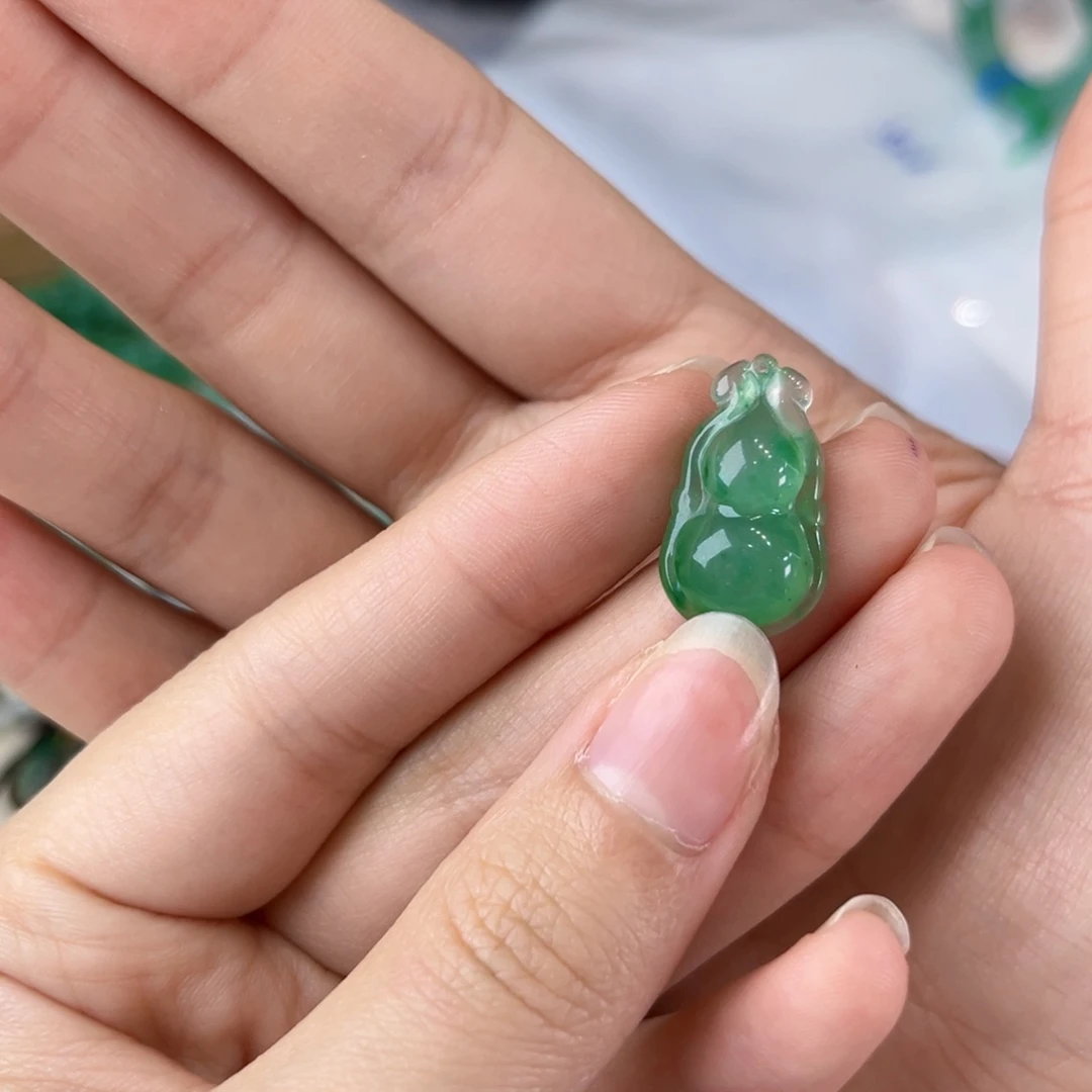 皮***丘石英质玉未镶嵌颈饰dgbbn