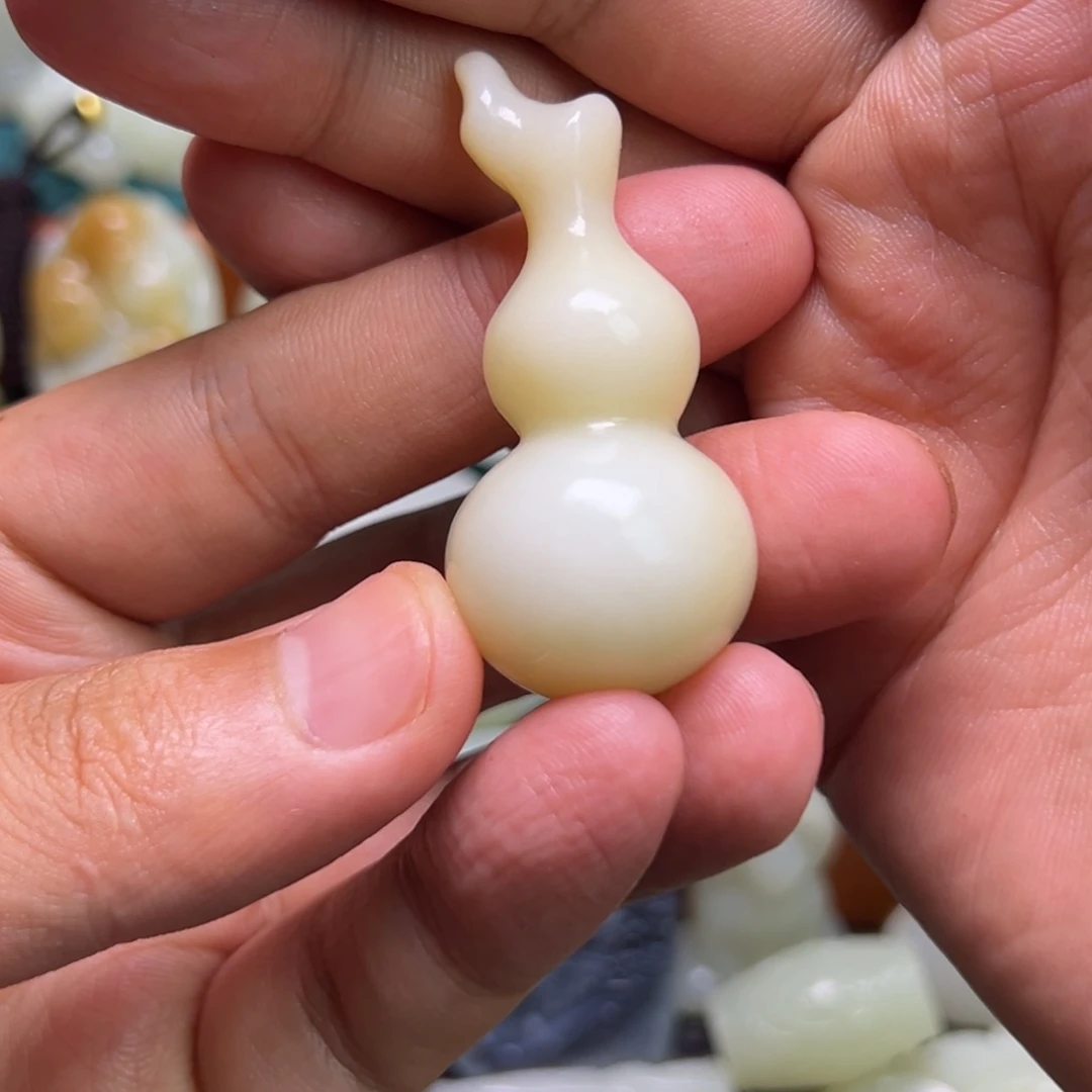 风***存和田玉未镶嵌颈饰