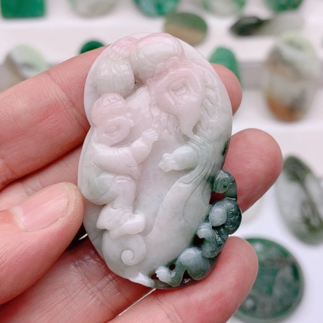 独山玉颈饰未镶嵌蝈***过