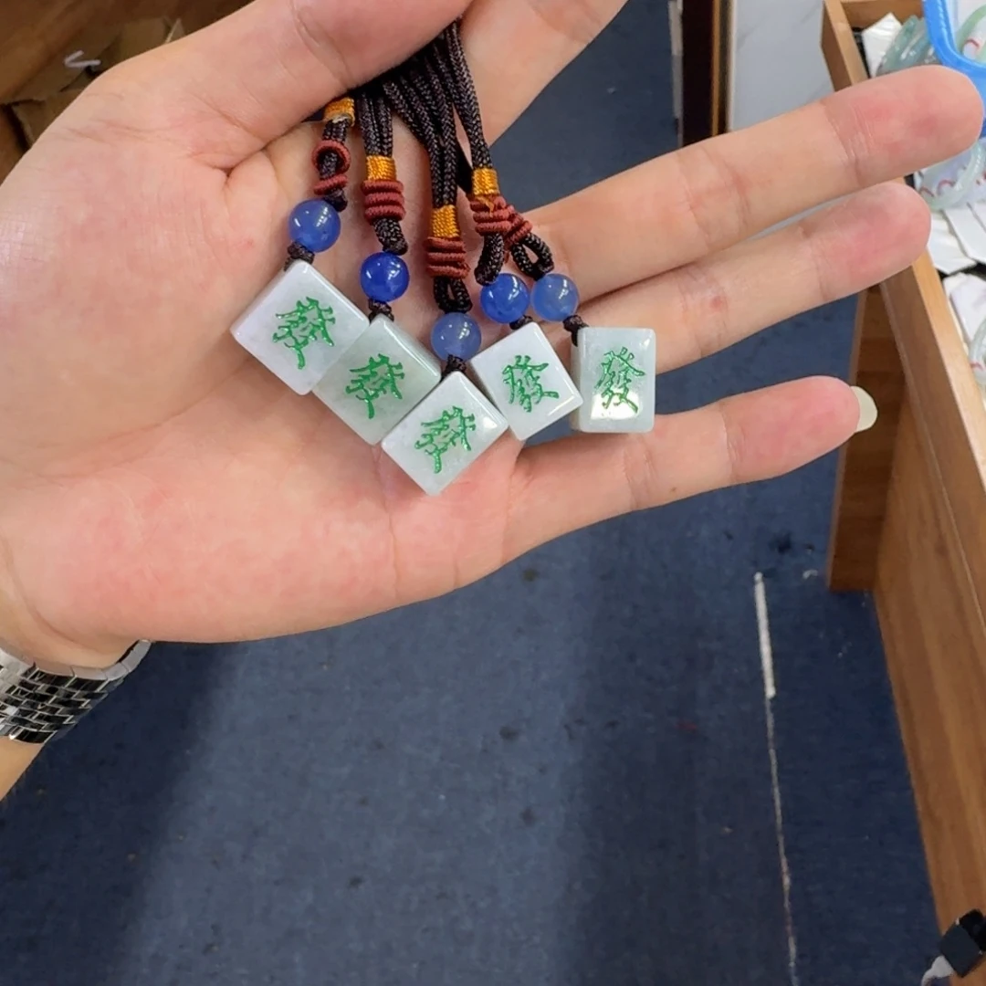 翡翠未镶嵌颈饰纯天然缅甸翡翠A货多样性发一