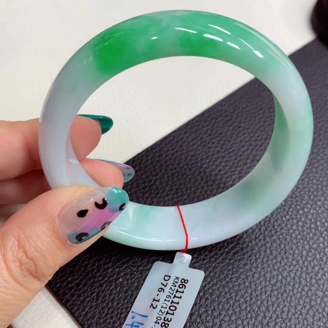 翡翠手镯未镶嵌高*柔缅甸