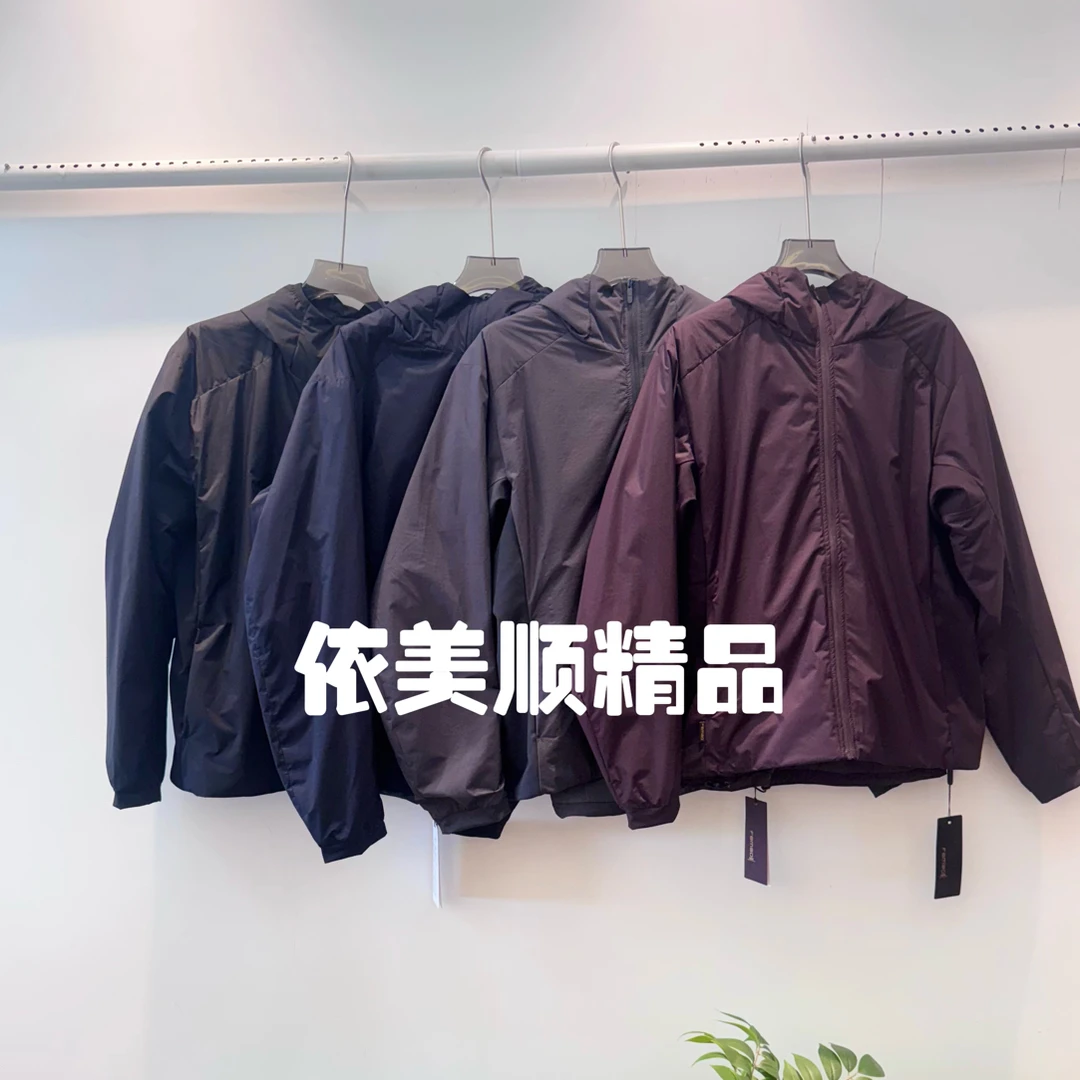 依美顺精品251001户外防风秋冬季保暖连帽棉服外套女款休闲上衣