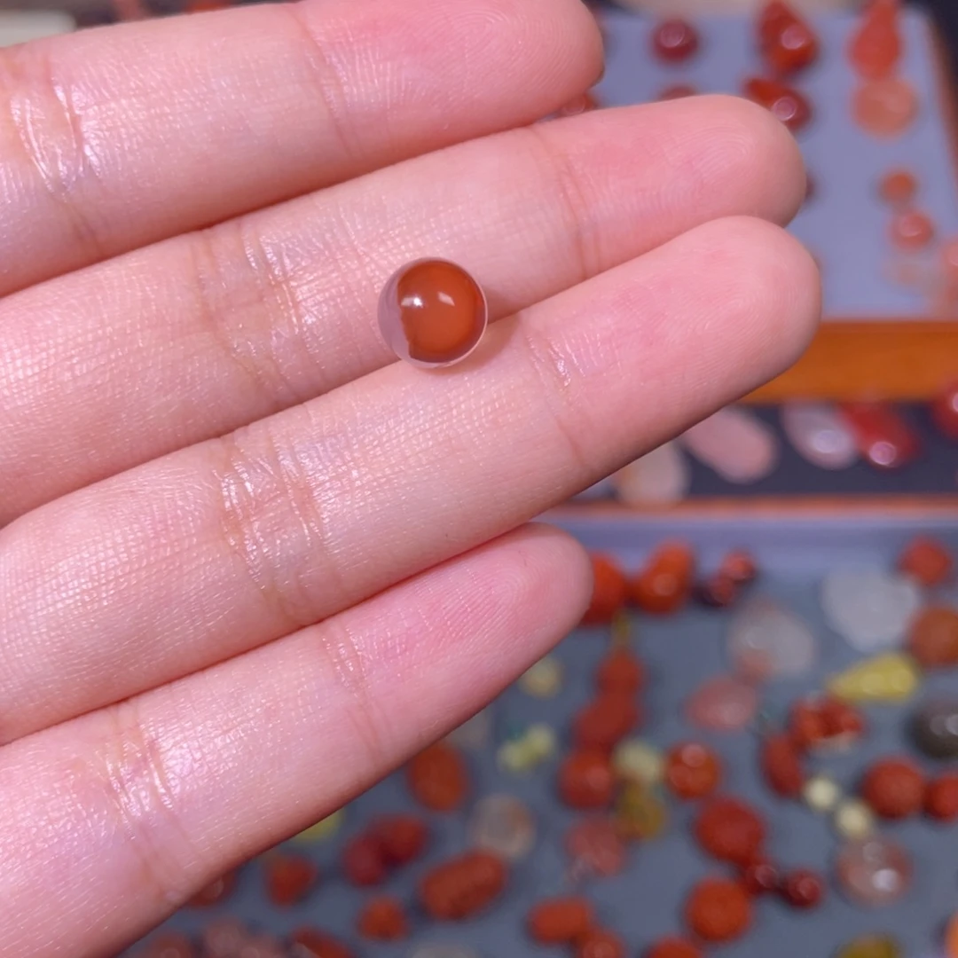 南红玛瑙冰飘花单珠卡8左右未镶嵌