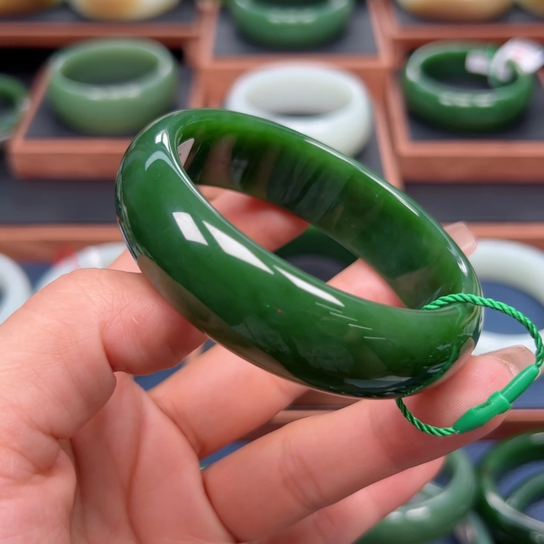 未镶嵌手镯和田玉（碧玉）