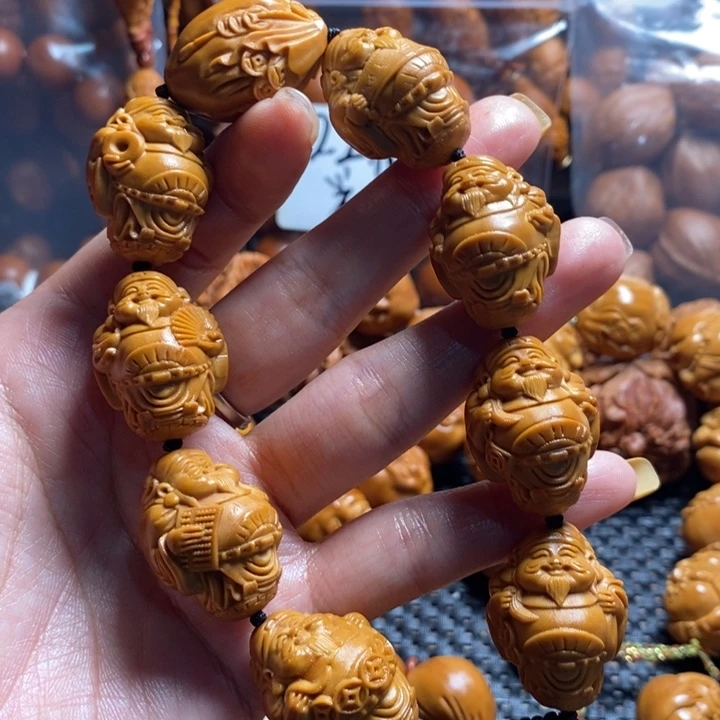 橄榄核吊坠腰缠万贯八大财神