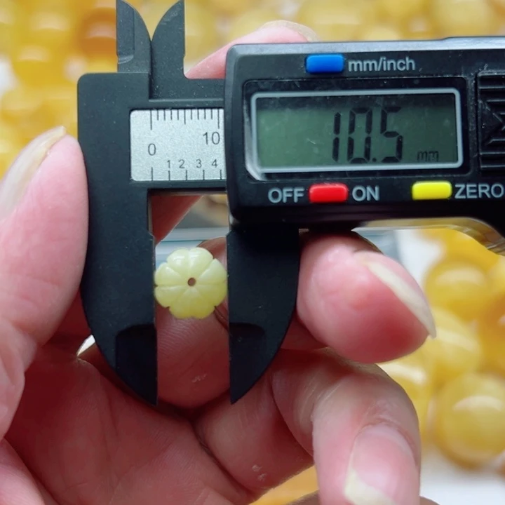 未镶嵌琥珀（矿物珀）裸石