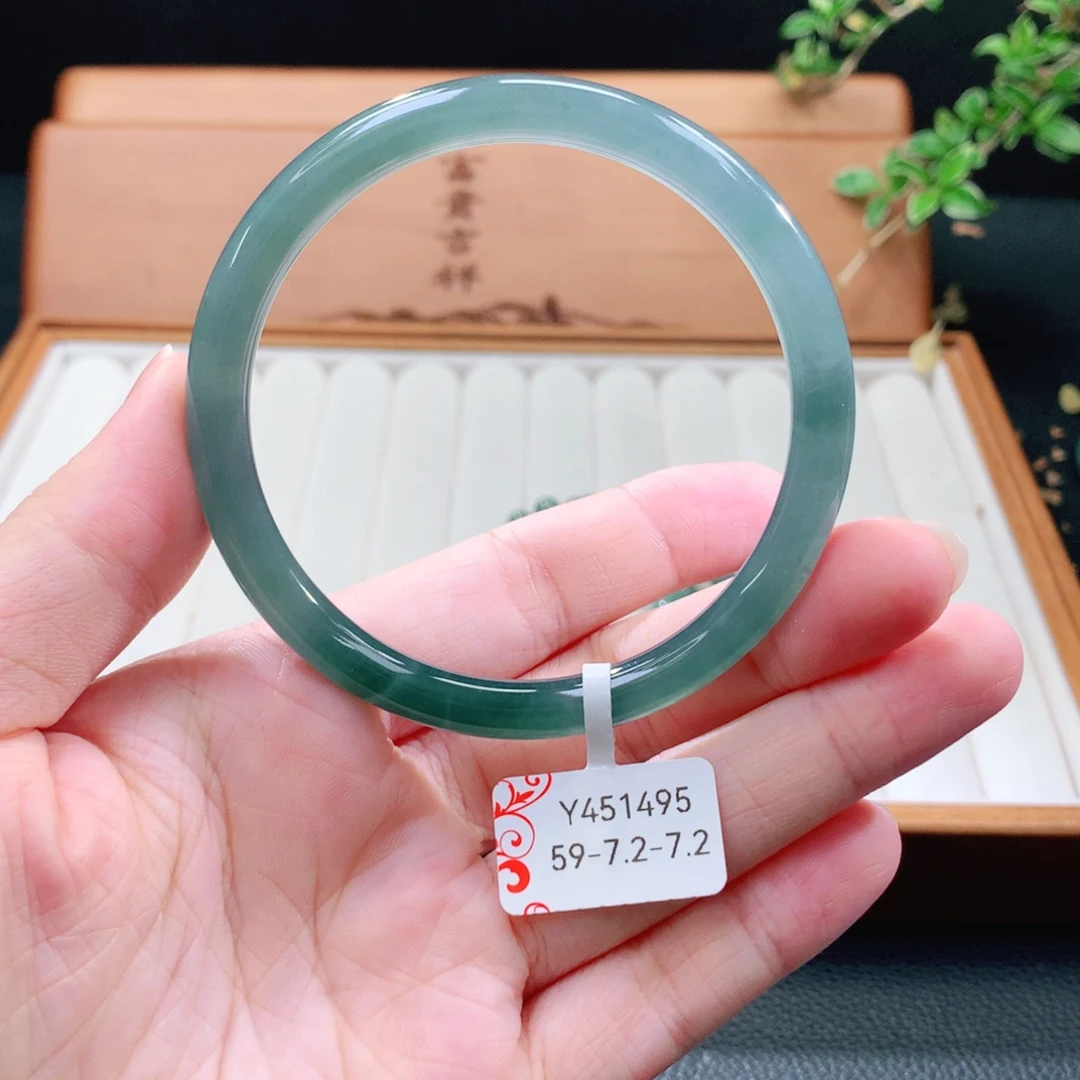 翡翠手镯（圆镯）未镶嵌
