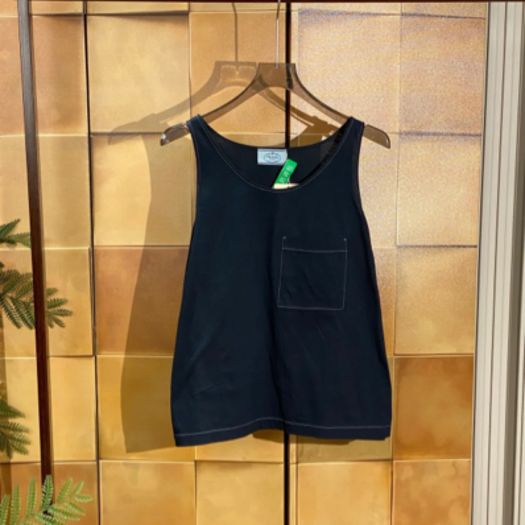 99新 Prada/普拉达 明线口袋三角标背心/m码/水洗标少页/B25717