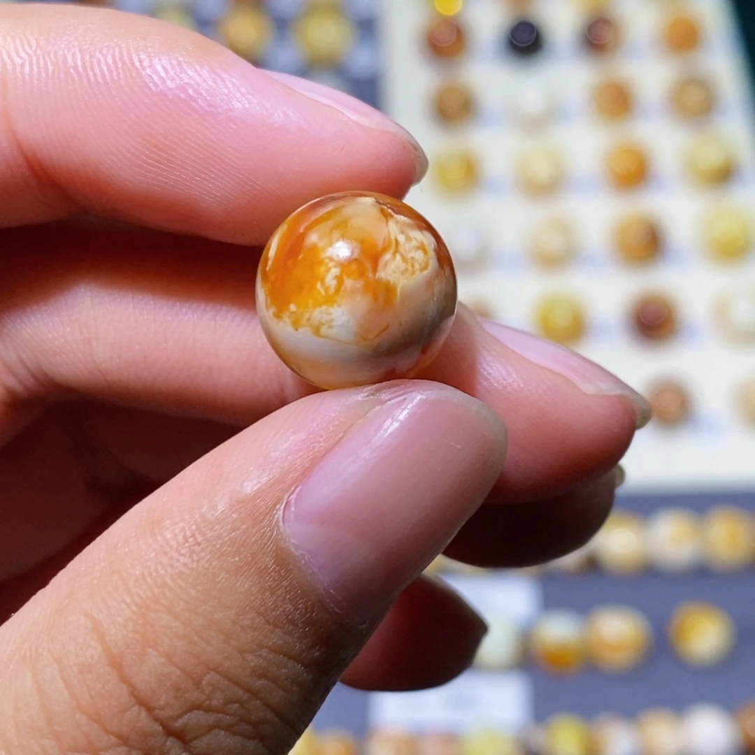 星***雨未镶嵌蜜蜡珠宝奇石